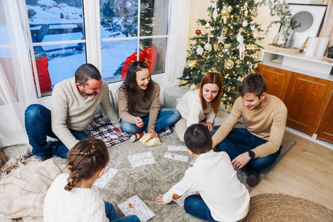 10 Best Family Christmas Games to Play with Kids 2023
